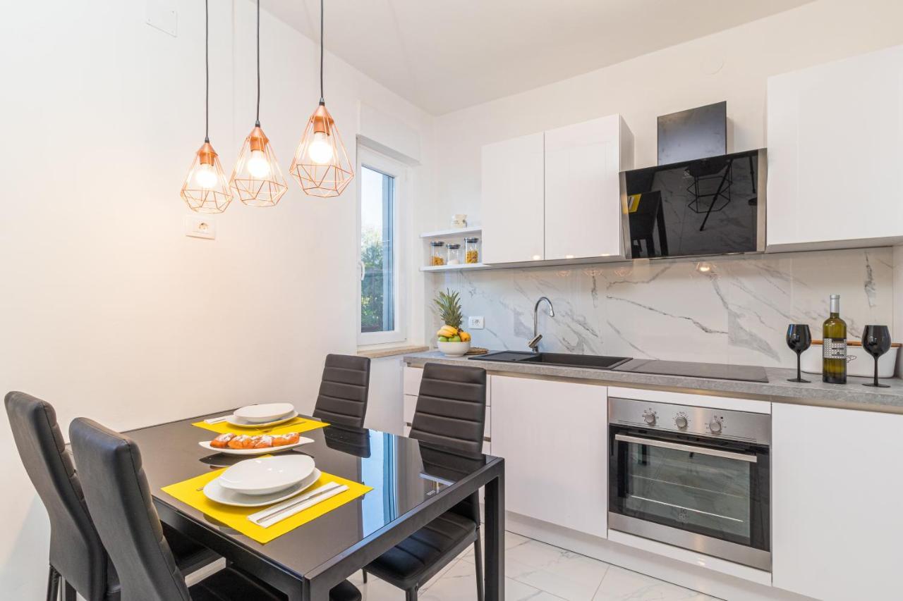 Three Waves Apartment New Pula Exterior photo
